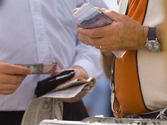Tote punting money tote